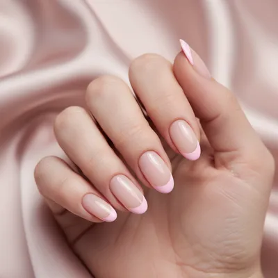 French-revival Pastel-pink French Tip Almond Nails — Thin Clean Line o